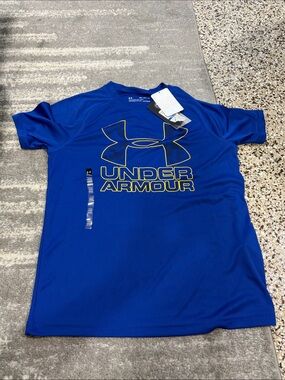 Boys UA top